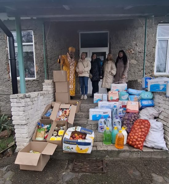 Чудотворець "Розвиток Громади" відвідав стареньких у хоспісному відділенні в Олесько