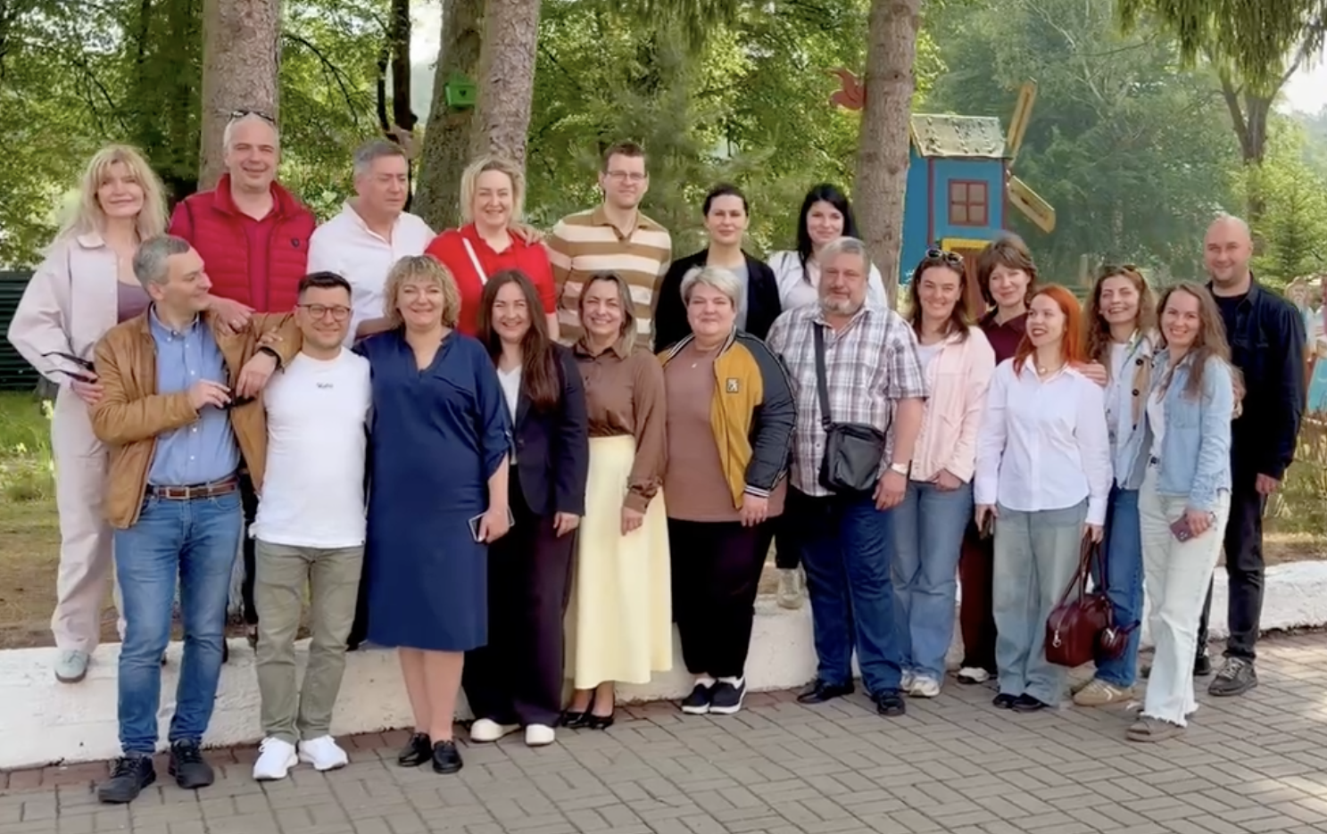 успішно реалізуємо проєкт "Теплиці від Фундації Auchan - смачне та корисне, бо своїми ручками"