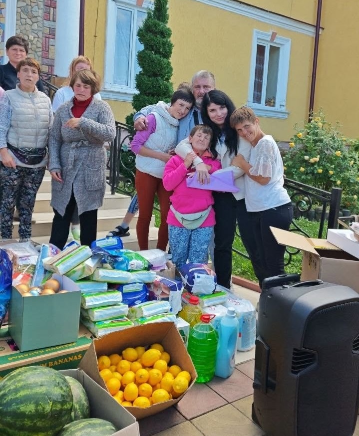Передали вихованкам Буківського дитячого будинку-інтернату переносну акустичну систему